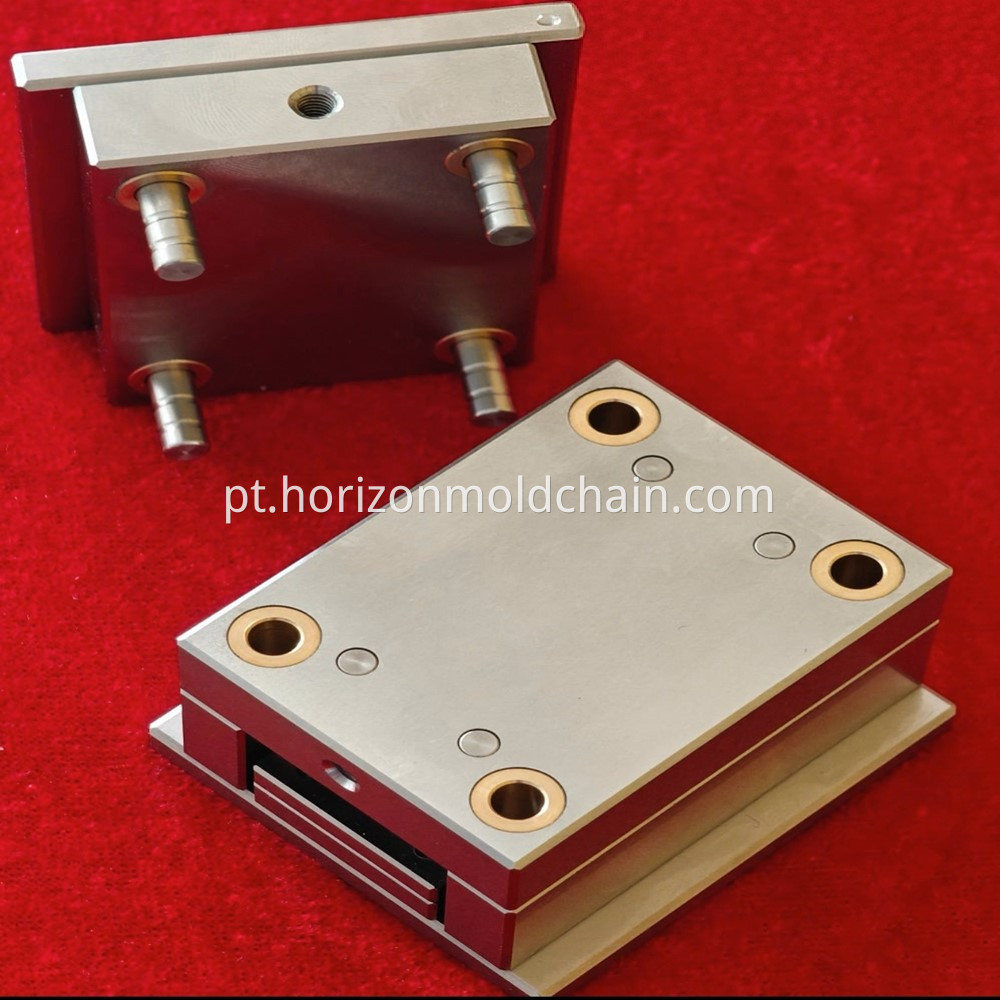 Miniature injection mold19